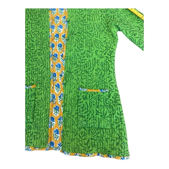 Quilted Reversible Jacket with Patch Pockets in Green and Yellow size S/M - Picture 6 of 13